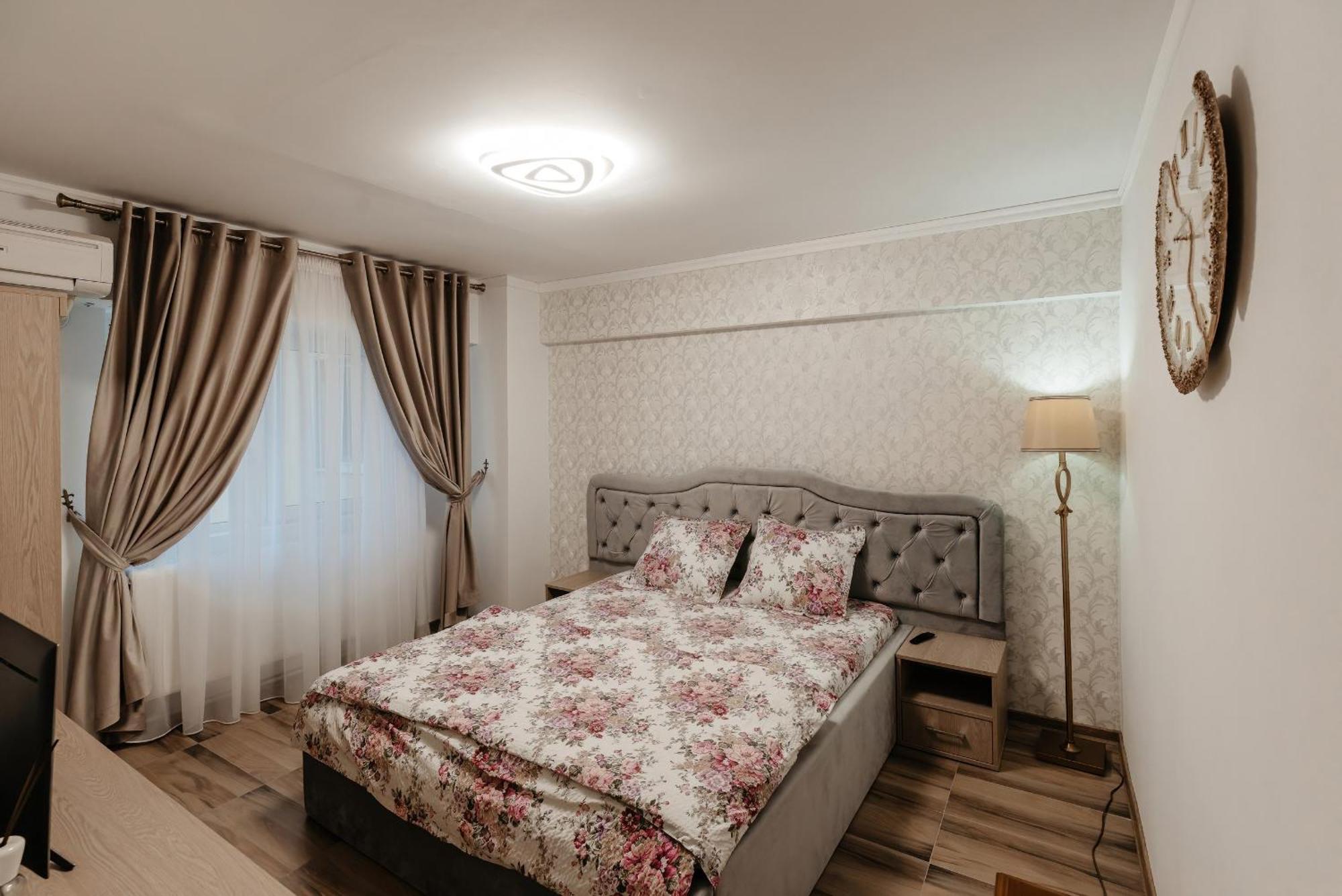 Luxury Radox Apartment Buzau City Center Exterior photo